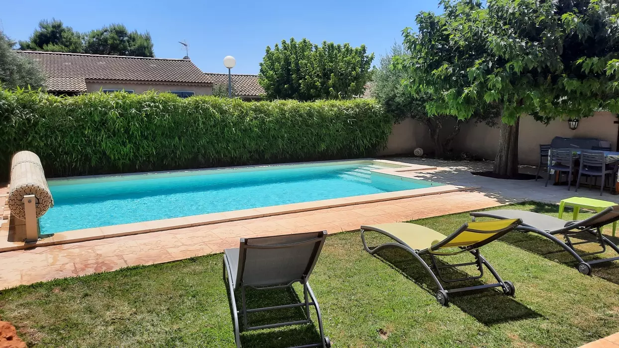 Charmante Villa à L'Isle sur la Sorgue - Piscine privée - Wifi gratuit - Climatisation - 6 personnes