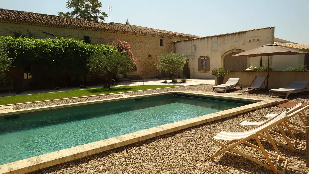 luberon - beau mas avec piscine privée - climatisation , wifi, baby-foot, ping-pong