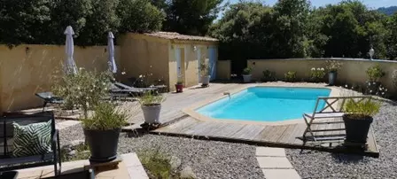 Pretty and pleasant villa in the Luberon with air conditioning, private swimming pool and large garden