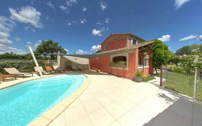 Pleasant Villa in the Luberon with private swimming pool and garden - air conditioning, free Wifi