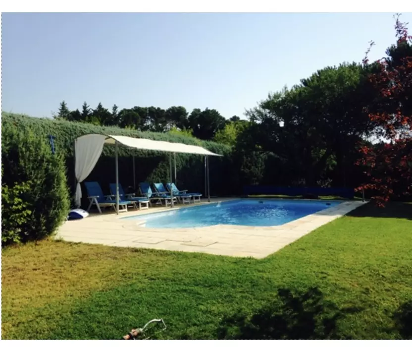 Pretty and pleasant villa with large private swimming pool near Lourmarin in the Luberon