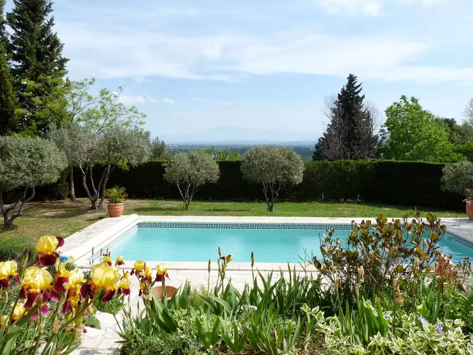 Villa de charme entre L'Isle sur la Sorgue et Avignon avec piscine privée et vue imprenable sur le Ventoux