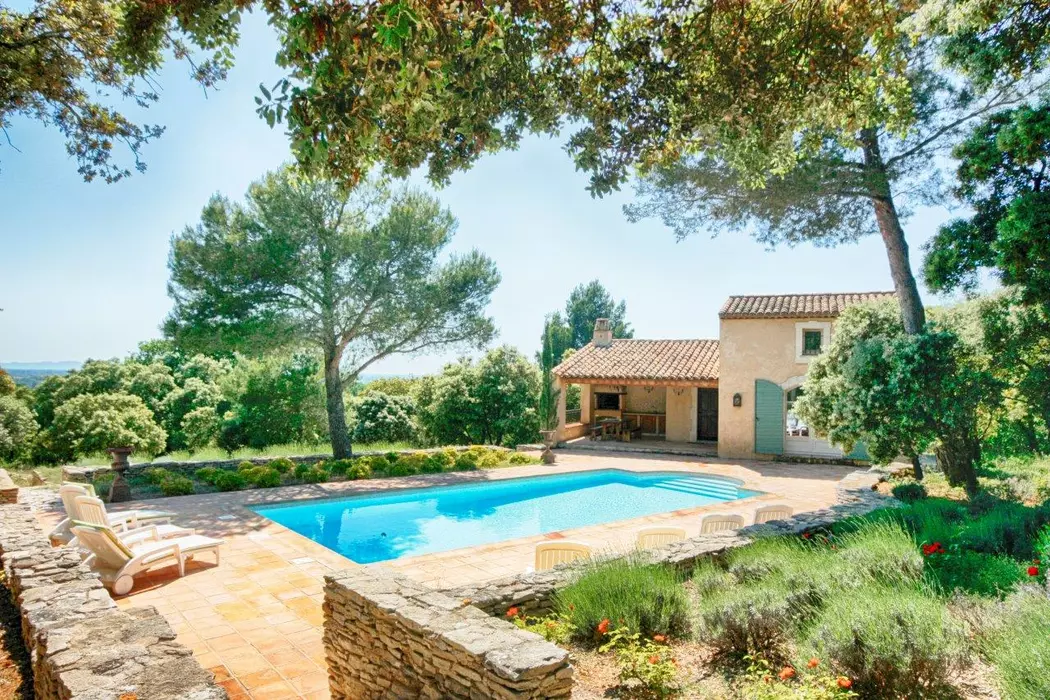 Spacieuse Maison de vacances climatisée avec piscine chauffée à L’Isle-sur-la-Sorgue , 5 chambres, grand jardin