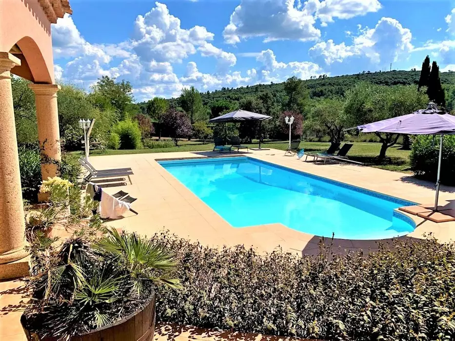 Spacieuse villa avec piscine privative et grand jardin à Rians entre Aix-en-Provence et le Verdon