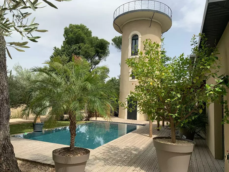 Herrliche moderne Villa mit privatem Pool in Villeneuve-lès-Avignon, 5 Schlafzimmer, 10 Personen, Klimaanlage, WLAN