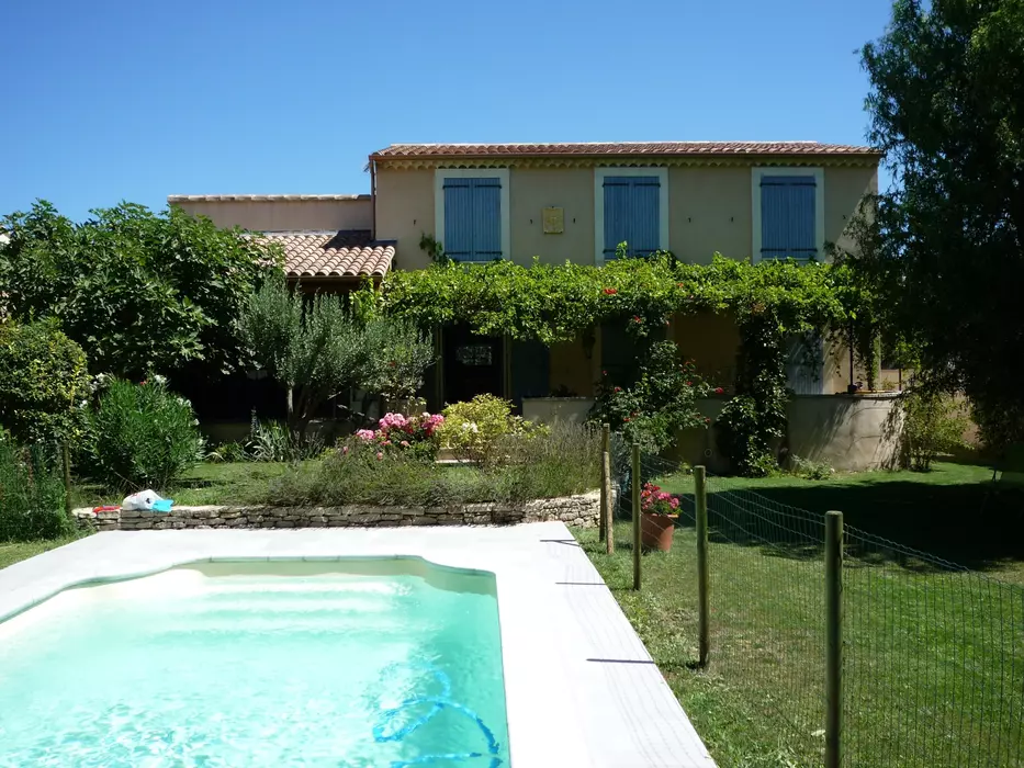 Charmante villa proche Isle sur la Sorgue - avec piscine