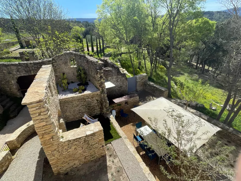 Lubéron - Magnifique gite pour 5 personnes dans beau mas rénové avec Piscine et vue sur le village de Ménerbes - Wifi